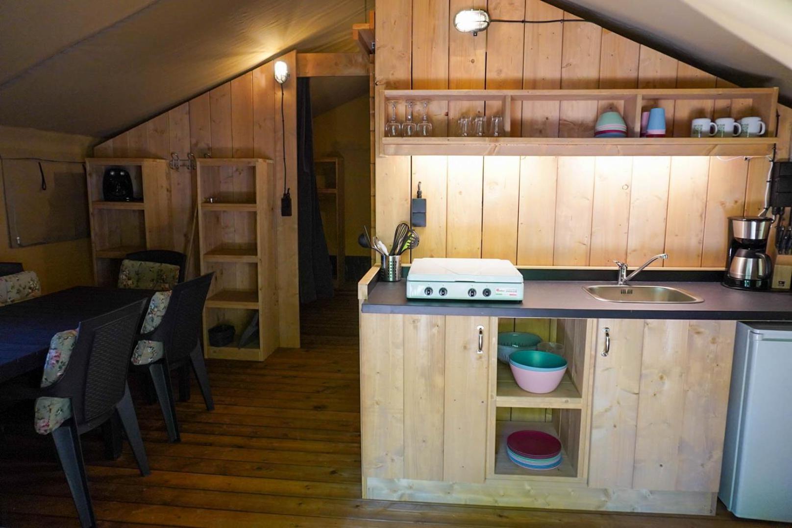 Camping Pittoresque Saint-Parthem Cameră foto