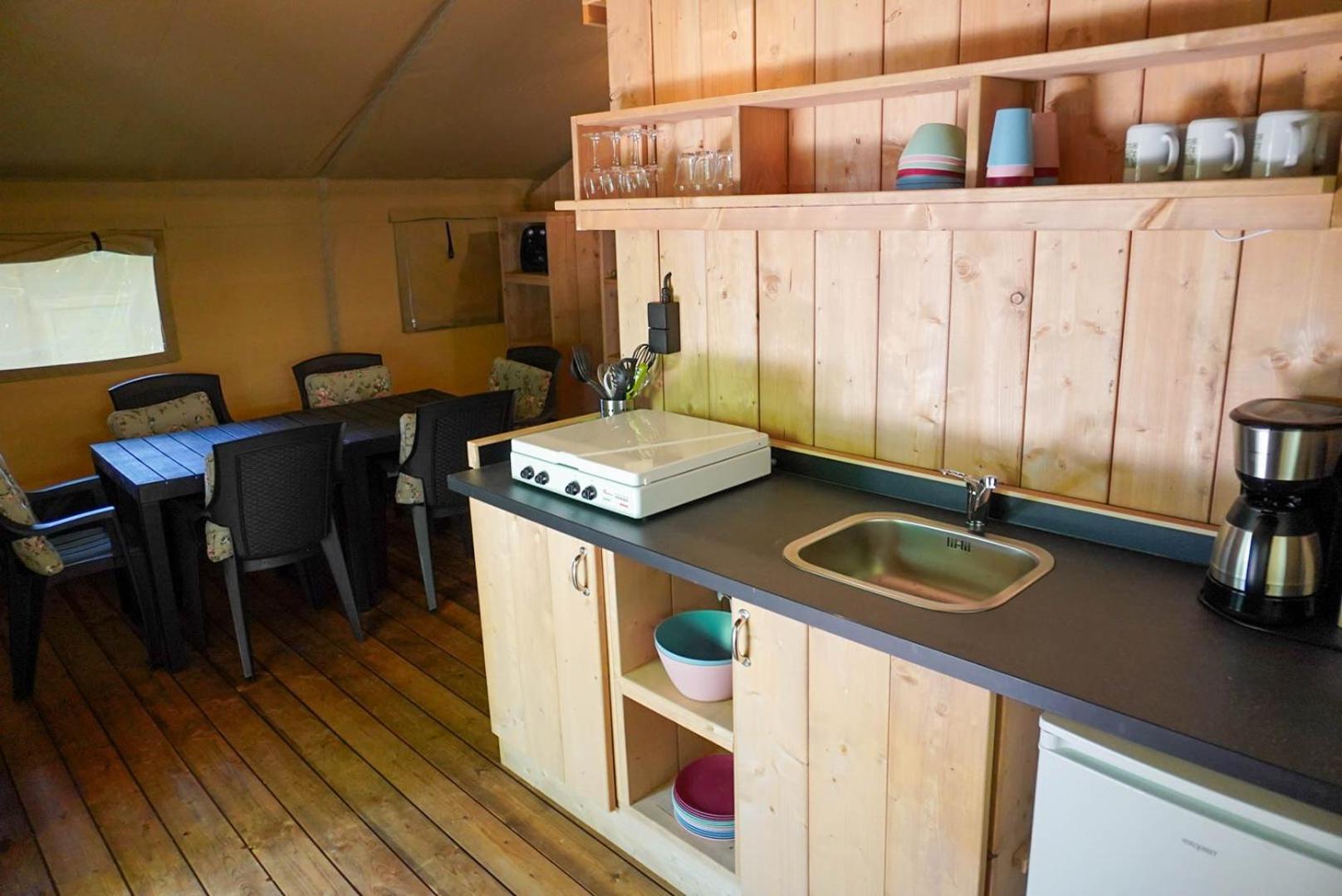 Camping Pittoresque Saint-Parthem Cameră foto
