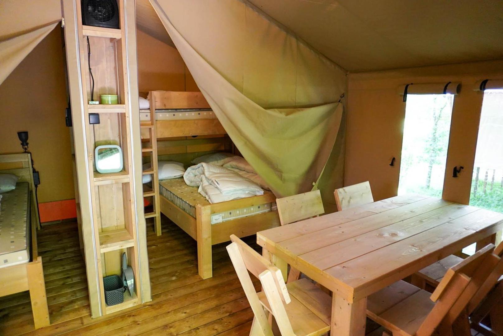 Camping Pittoresque Saint-Parthem Cameră foto