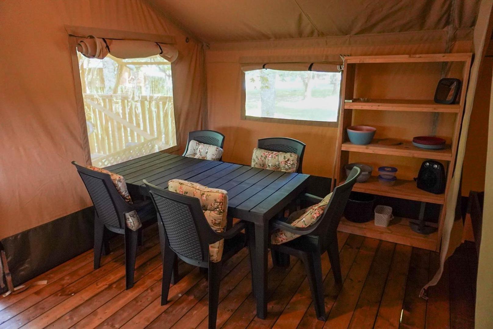 Camping Pittoresque Saint-Parthem Cameră foto