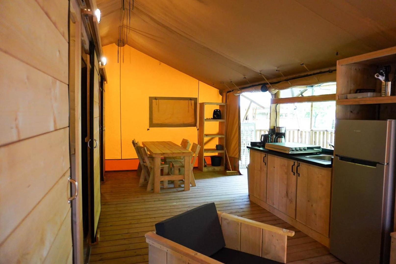 Camping Pittoresque Saint-Parthem Cameră foto