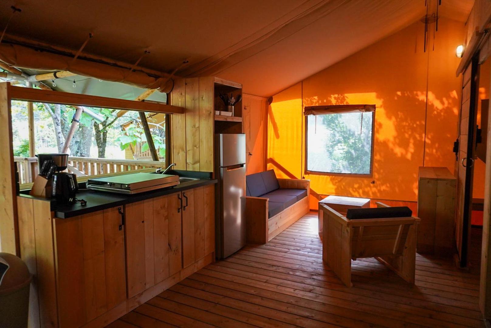 Camping Pittoresque Saint-Parthem Cameră foto