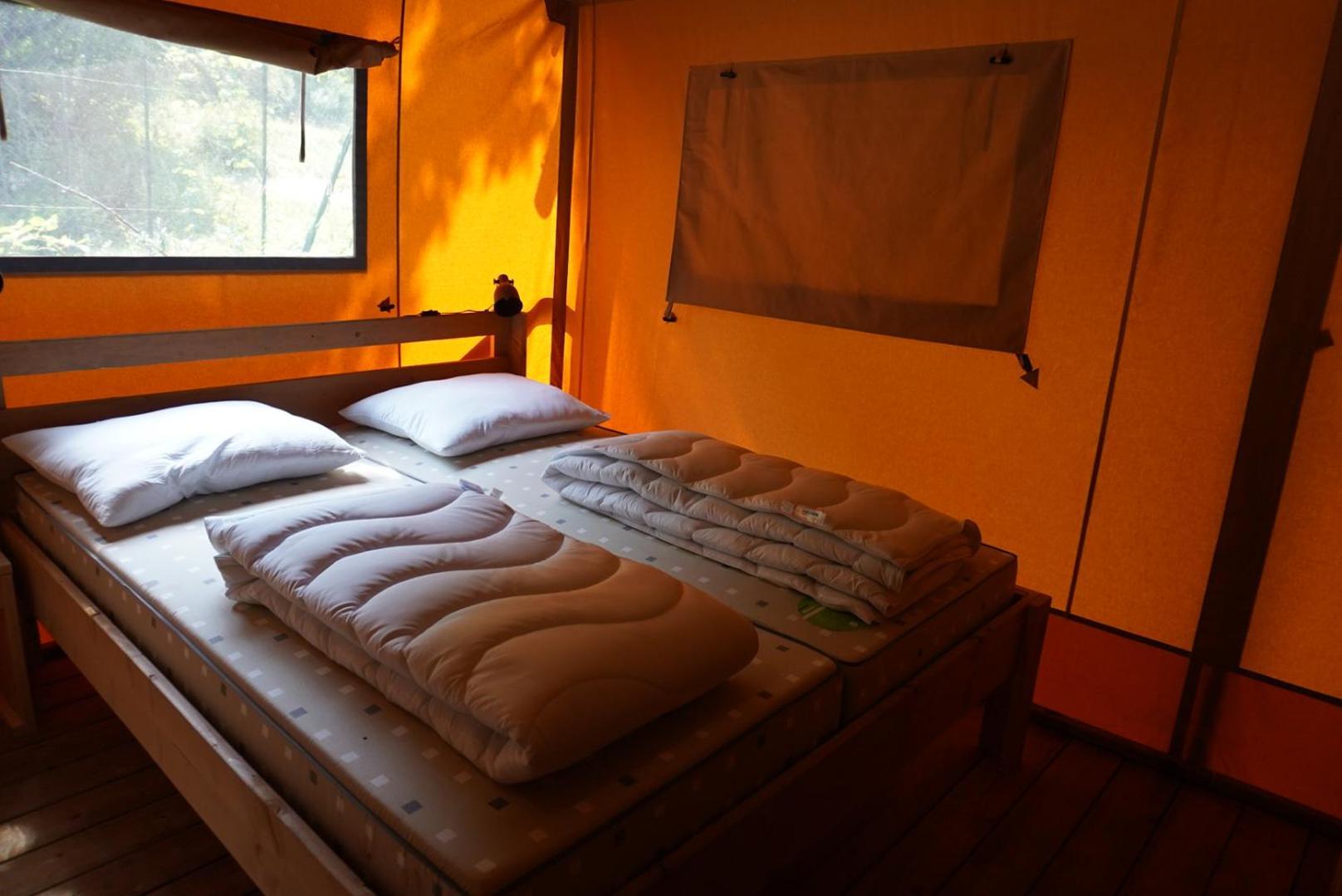Camping Pittoresque Saint-Parthem Cameră foto
