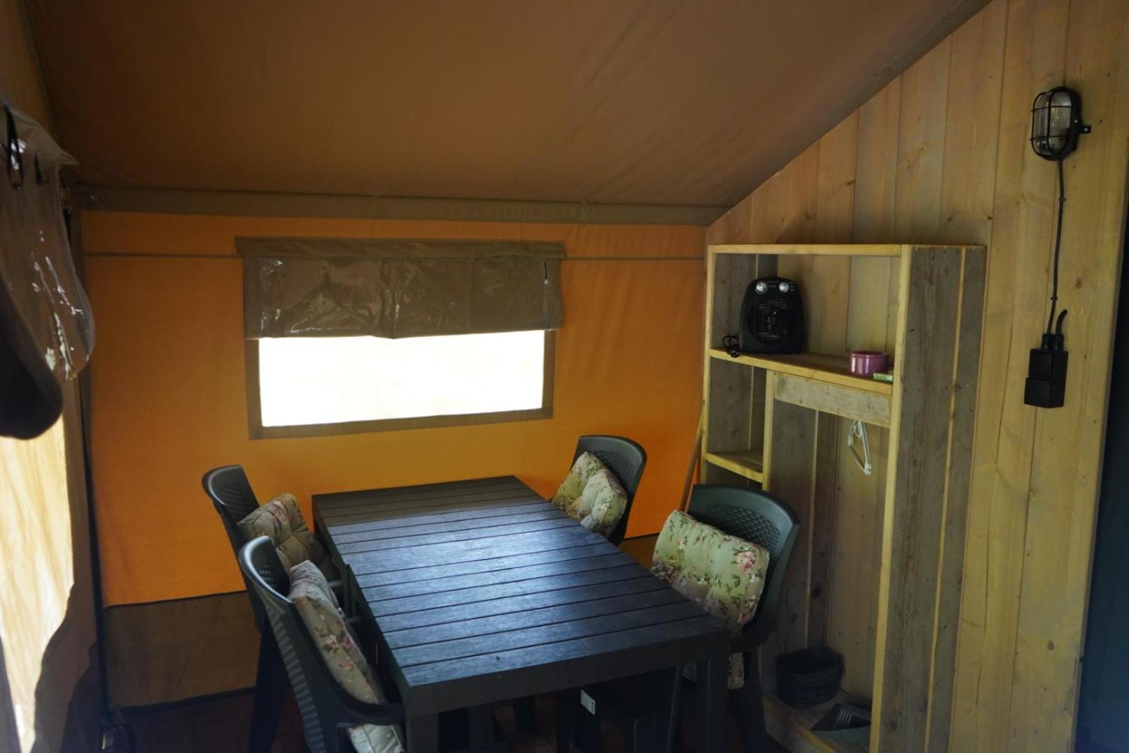 Camping Pittoresque Saint-Parthem Cameră foto